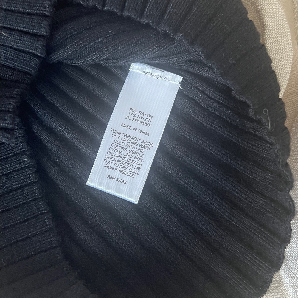 Express Black Ribbed Knit Top - Picture 4 of 4